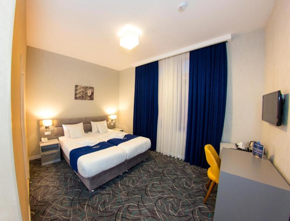 Tribeca Hotel Тбилиси Екстериор снимка