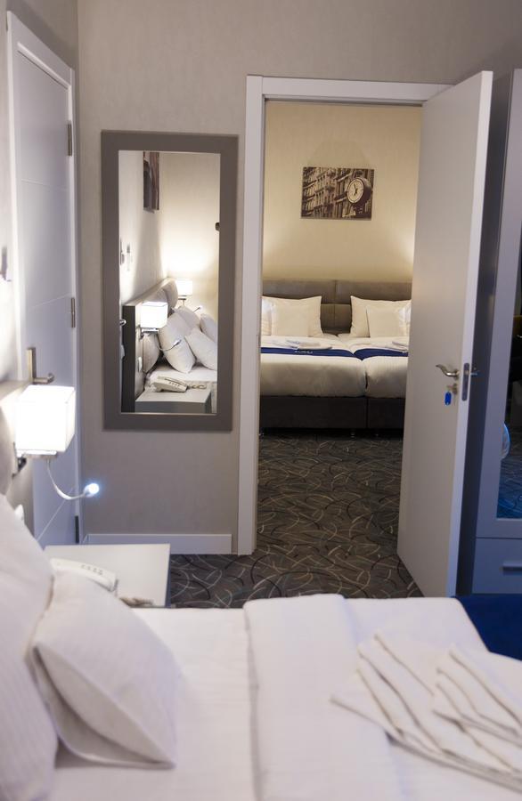 Tribeca Hotel Тбилиси Екстериор снимка